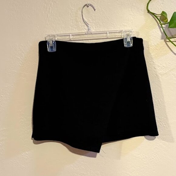 Missguided Black Skort (12) - Picture 1 of 3